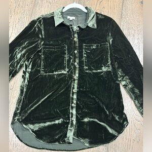 (NWT) Beautiful pilcro oversized velvet women’s top